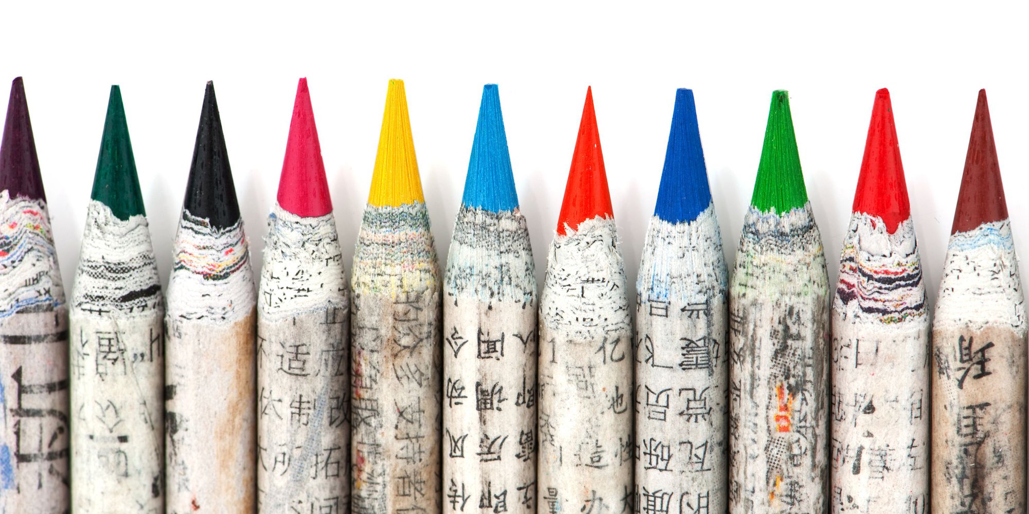 Kinesiska färgpennor i stående position