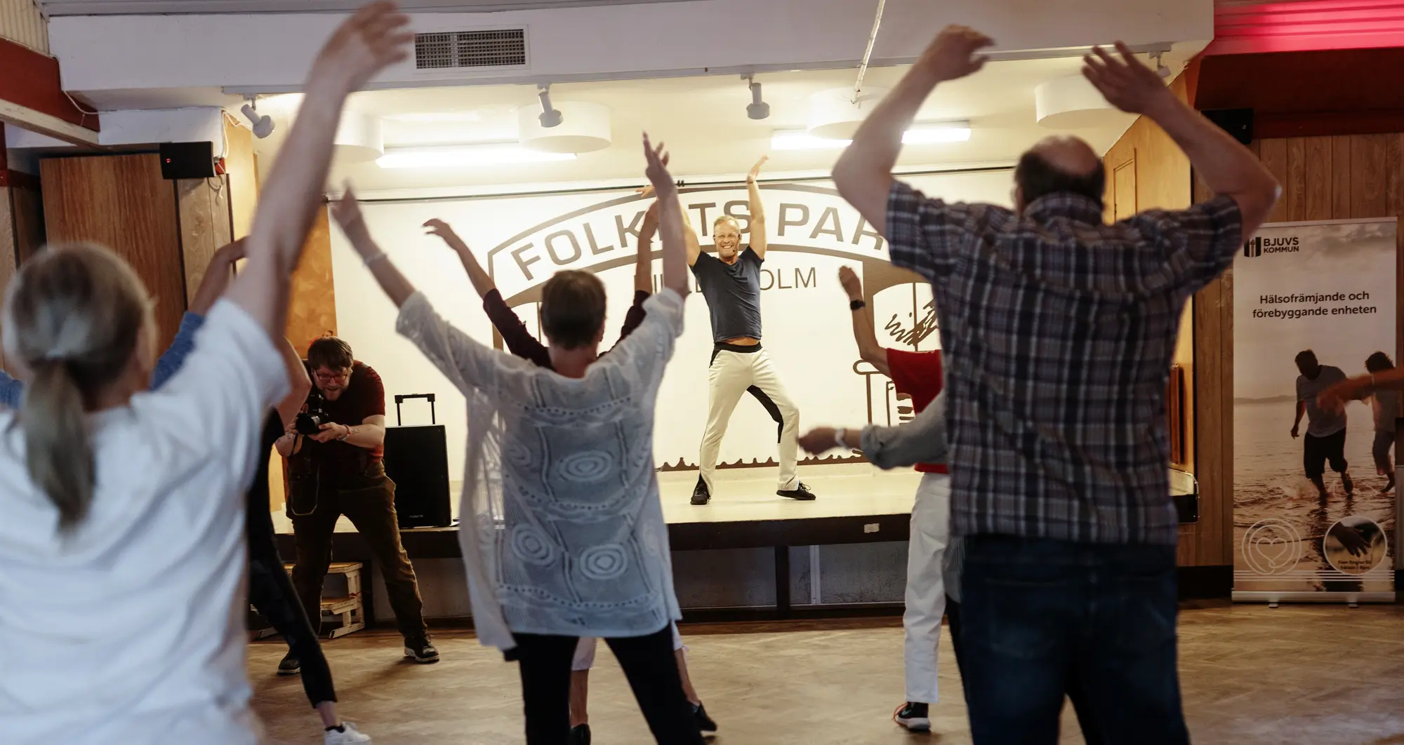 Tobias Karlsson i projektet Låt oss dansa