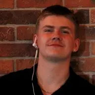 Lär dig spela ett instrument med Lucas