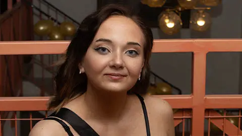 Kursledare Elin Selin er in i kameran.