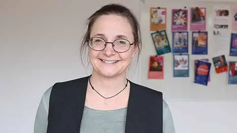 Kursledare Marie Hårsmar ler in i kameran